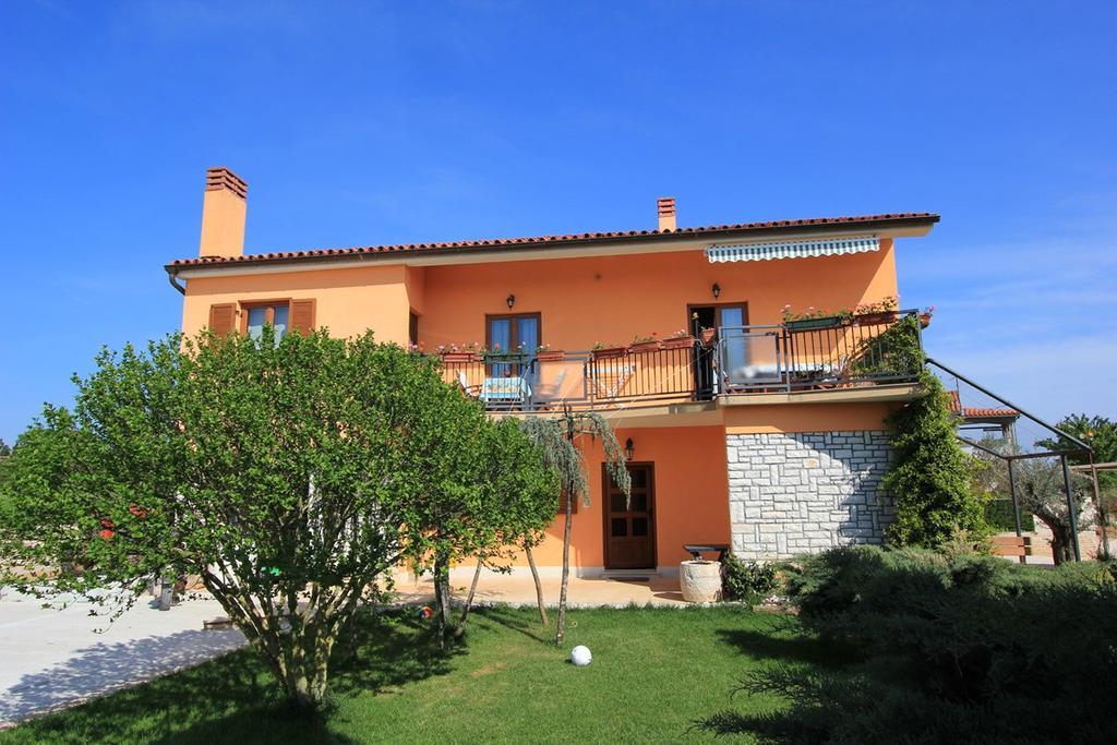 Apartment Dusanka Fažana Екстериор снимка